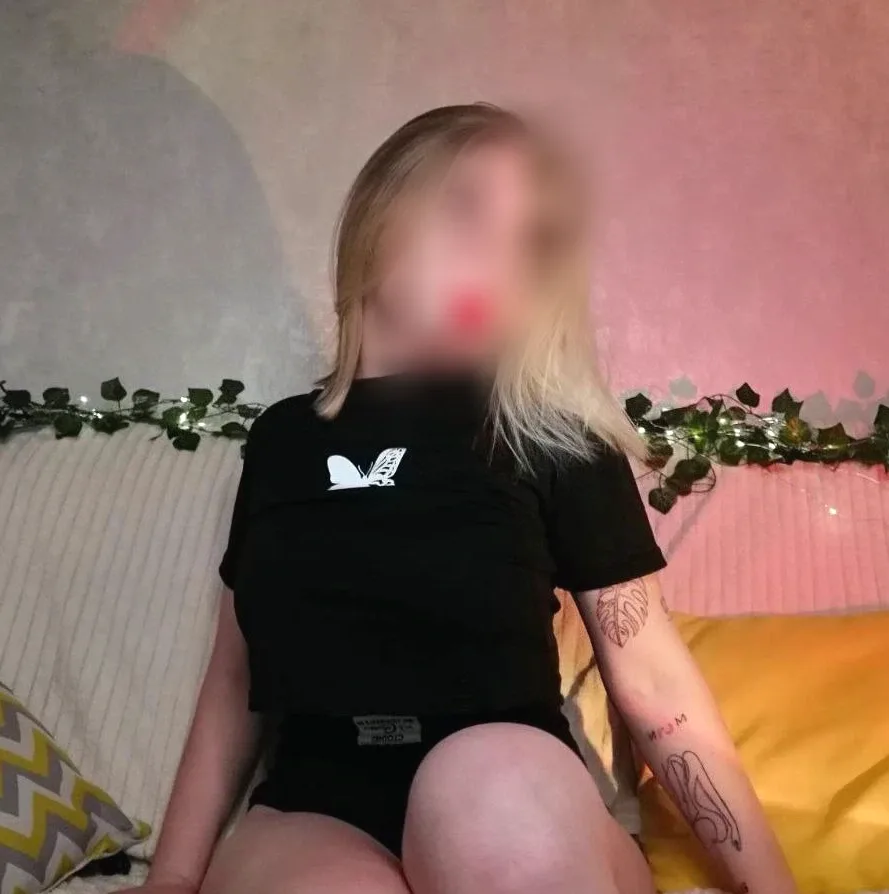 Hannah, 22