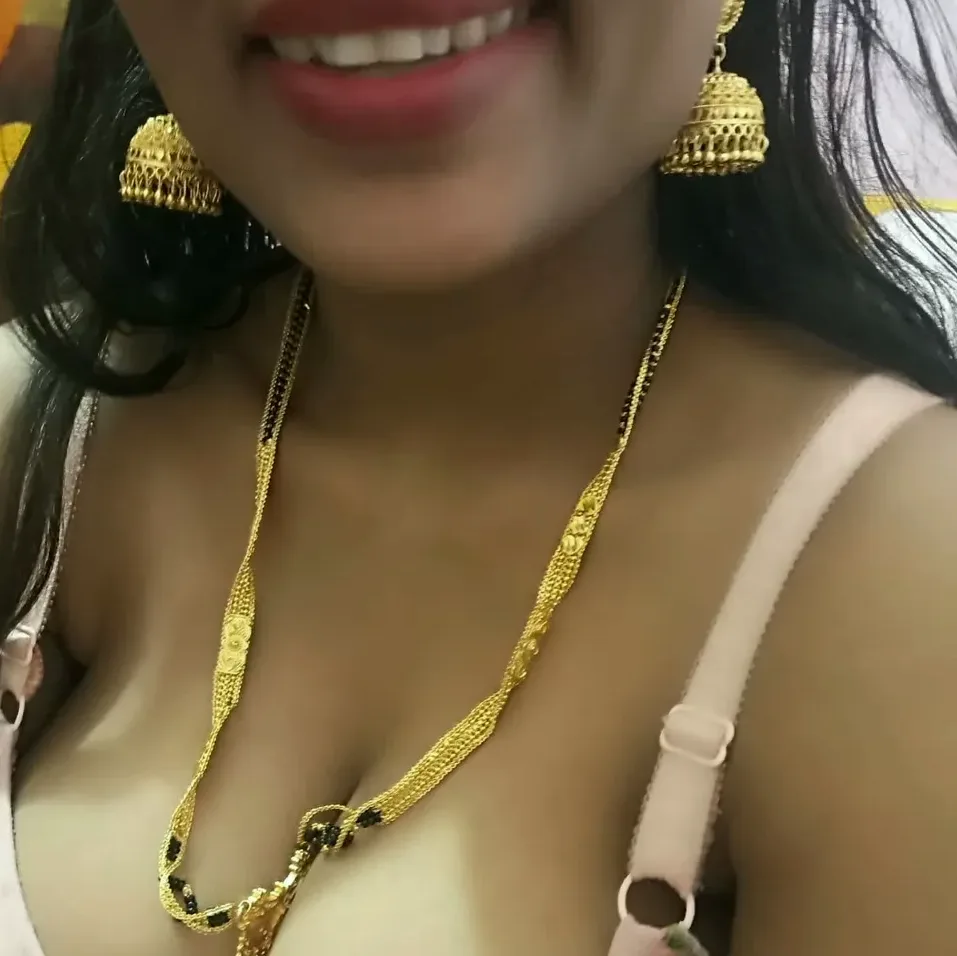 Sandra, 30